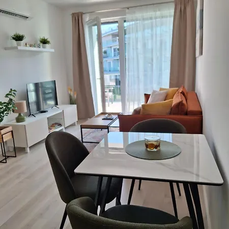 Apartamento Szemesbay